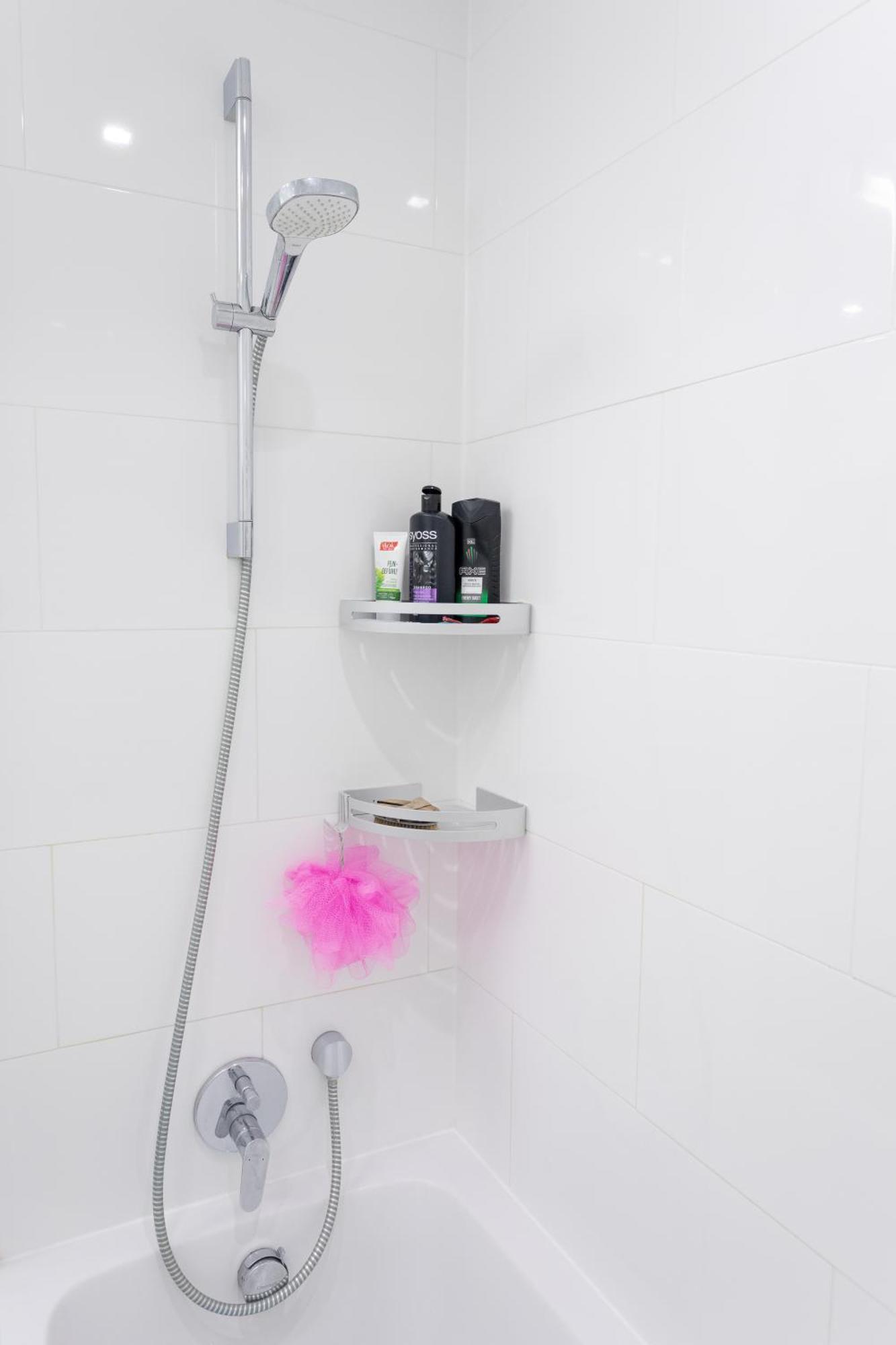 Private Room With Ac- Microwave, Personal Fridge & Metro Access - 7 Min To Center Vienna Esterno foto