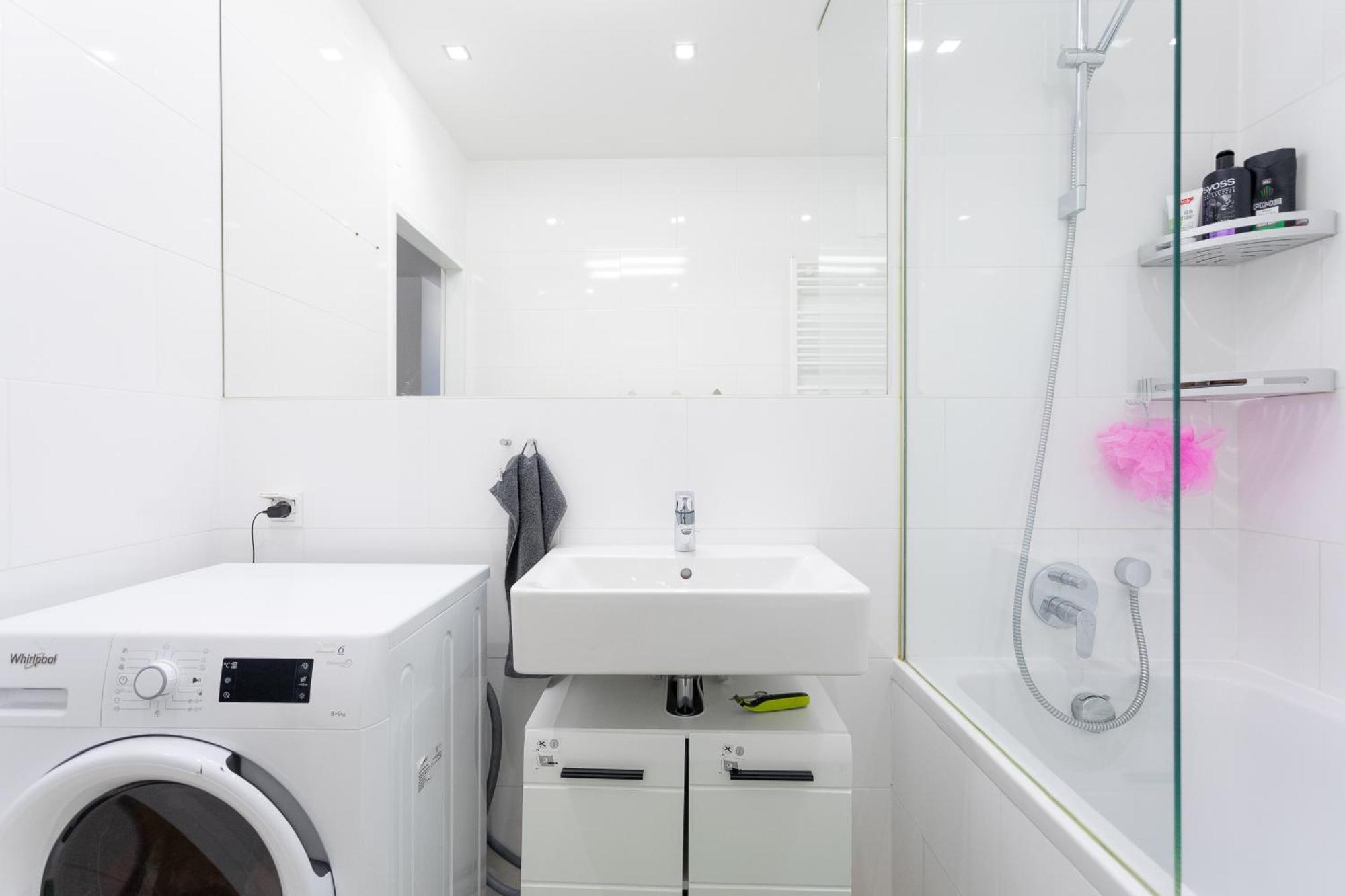 Private Room With Ac- Microwave, Personal Fridge & Metro Access - 7 Min To Center Vienna Esterno foto
