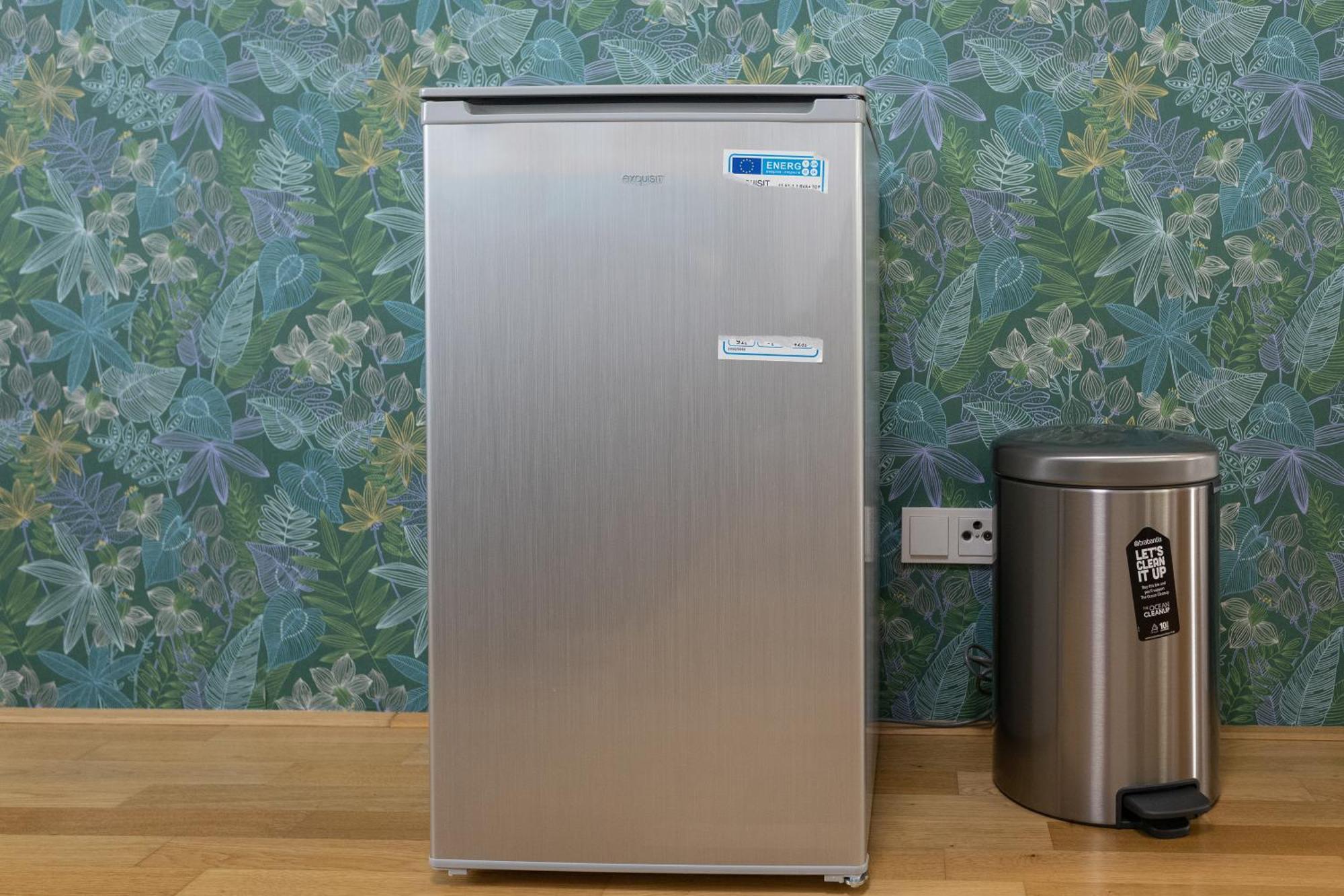 Private Room With Ac- Microwave, Personal Fridge & Metro Access - 7 Min To Center Vienna Esterno foto
