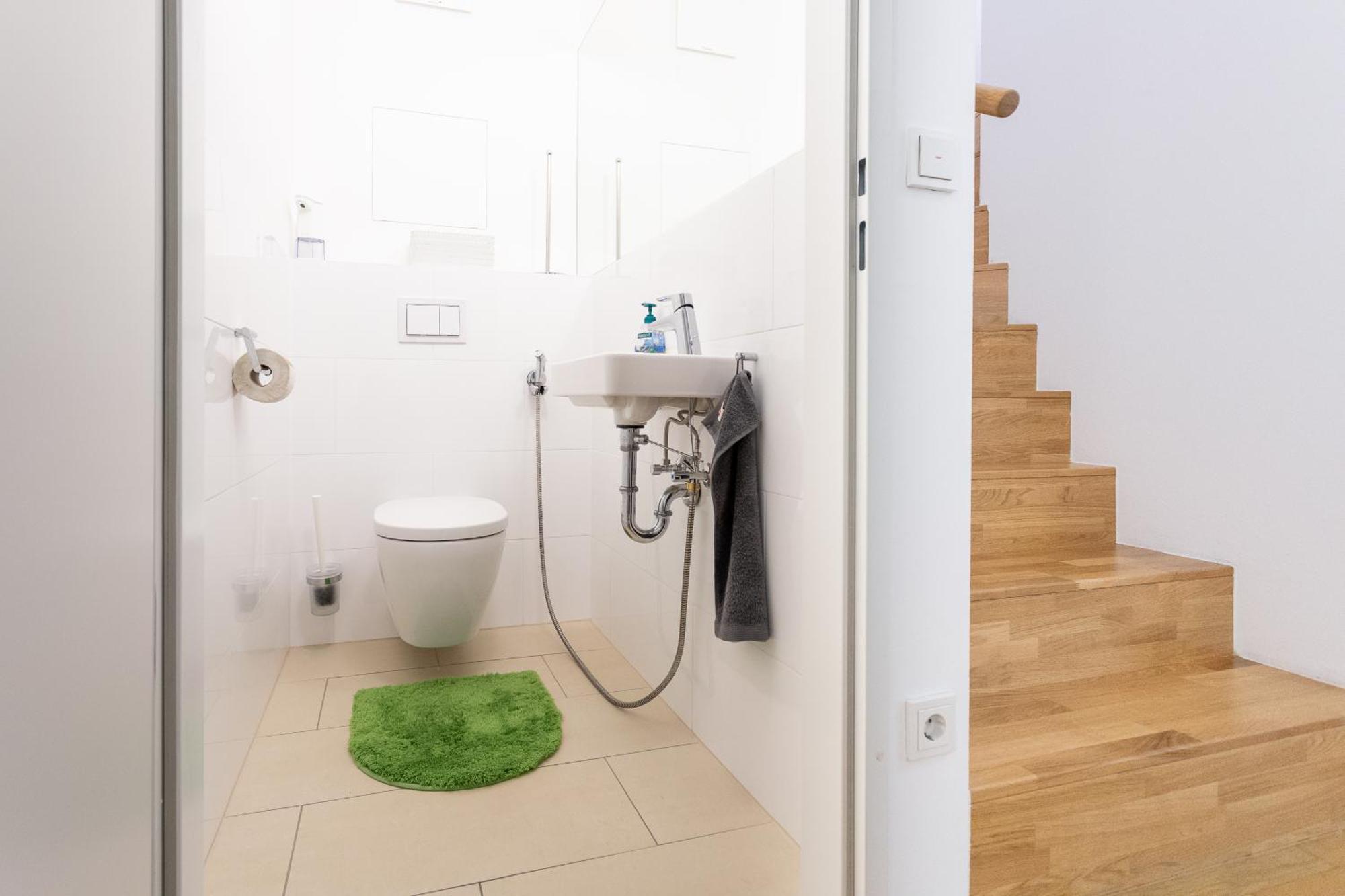 Private Room With Ac- Microwave, Personal Fridge & Metro Access - 7 Min To Center Vienna Esterno foto