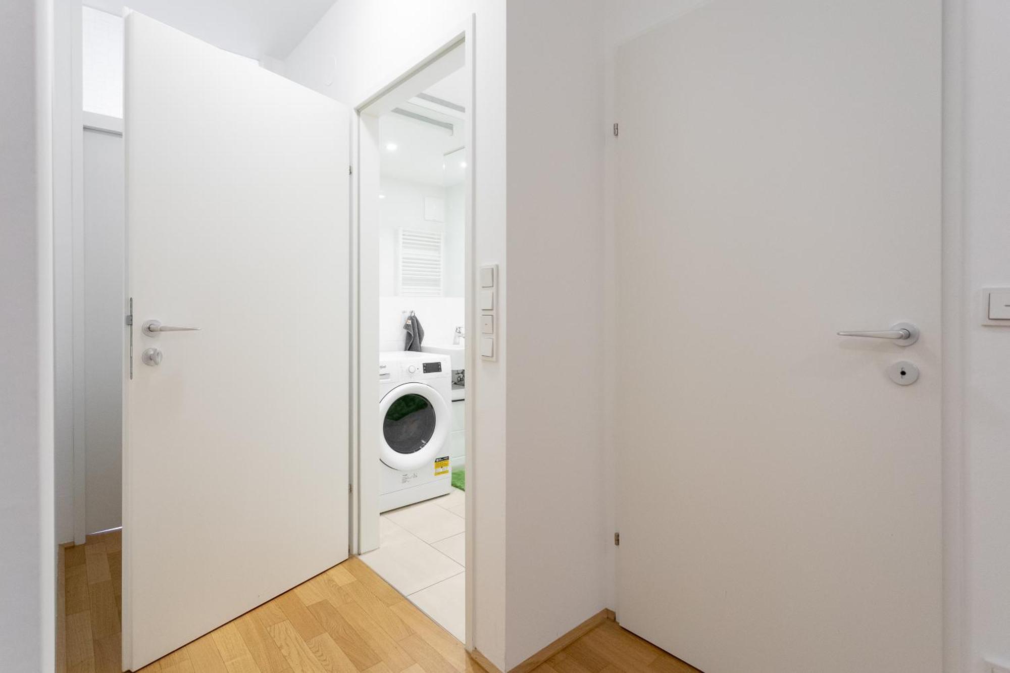 Private Room With Ac- Microwave, Personal Fridge & Metro Access - 7 Min To Center Vienna Esterno foto