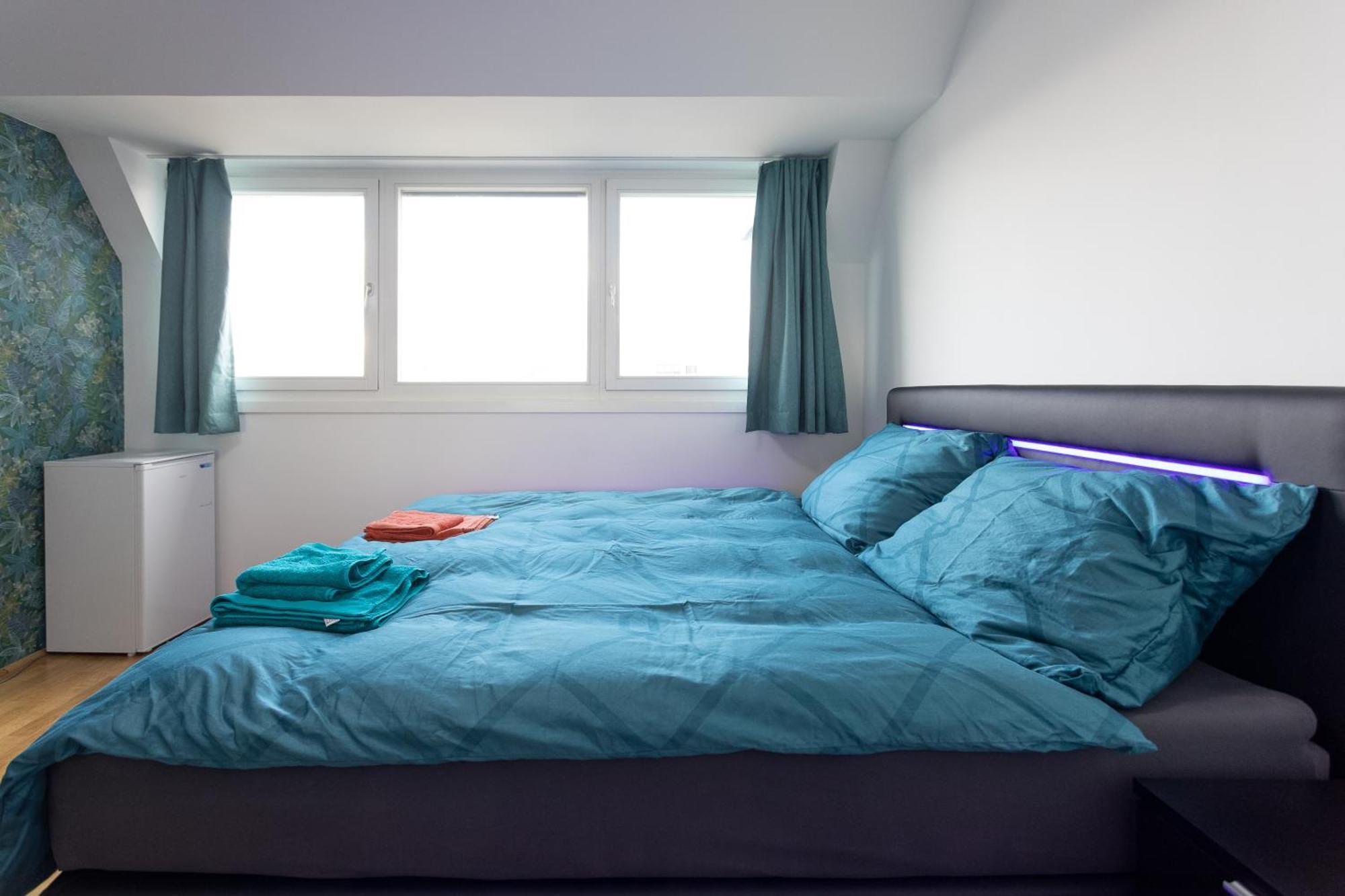 Private Room With Ac- Microwave, Personal Fridge & Metro Access - 7 Min To Center Vienna Esterno foto
